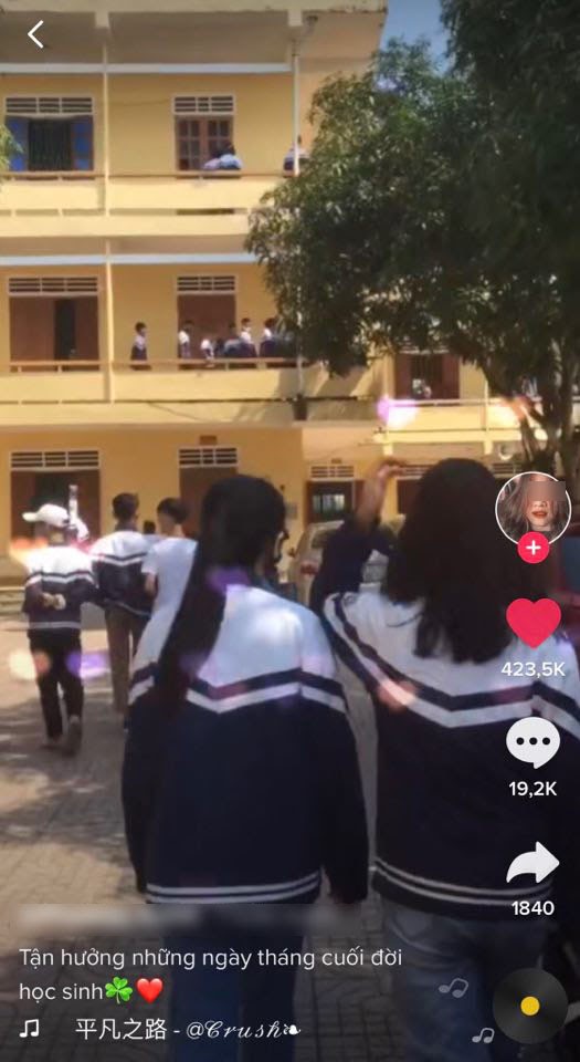 Hot Girl Tiktok Qua I Tu I C M N I Da G Khi V O Xem O N Clip Cu I C Ng Netizen