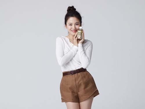 Song Hye Kyo vẫn đẹp lung linh khi... giả trai - Hình 12