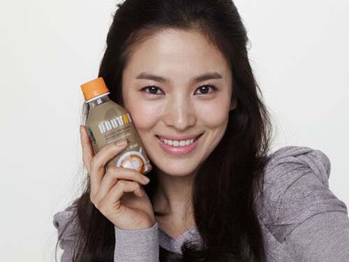 Song Hye Kyo vẫn đẹp lung linh khi... giả trai - Hình 7
