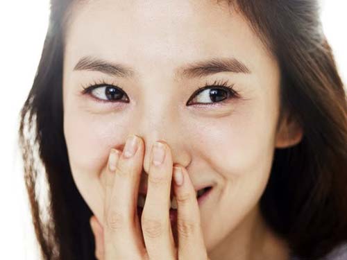 Song Hye Kyo vẫn đẹp lung linh khi... giả trai - Hình 15