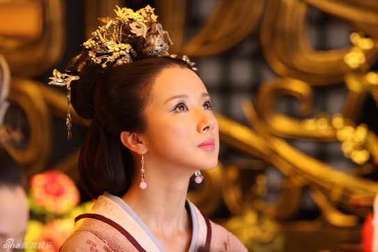 Phim mới của Lâm Tâm Như hé lộ loạt hình toàn mỹ nữ - Hình 9