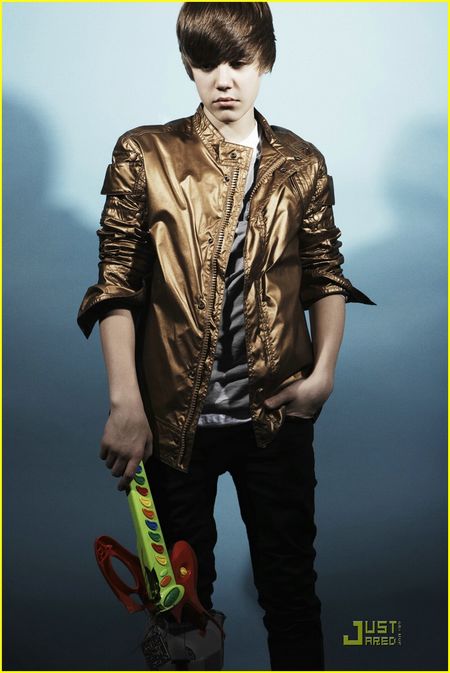 Justin Bieber muốn cặp kè Megan Fox; Akon thẳng thừng phê bình Xtina - Hình 8