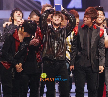 JYP - Công ty quản lý của những thành viên... ra đi? - Hình 22