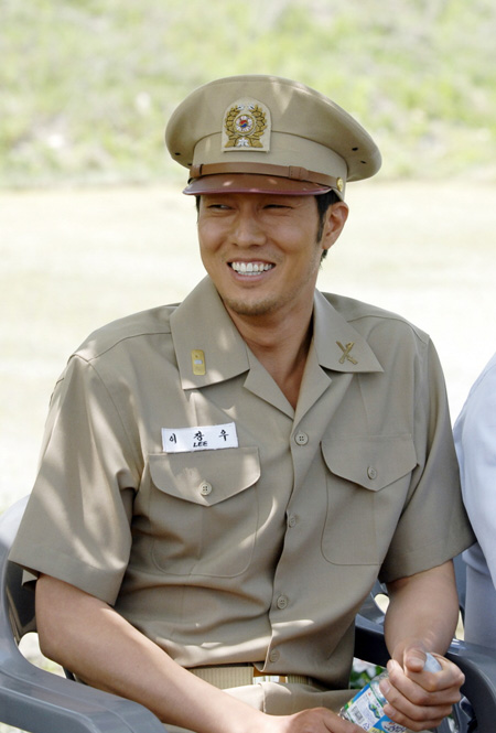 So Ji Sub và Kim Ha Neul kể chuyện đóng cảnh nóng - Hình 20