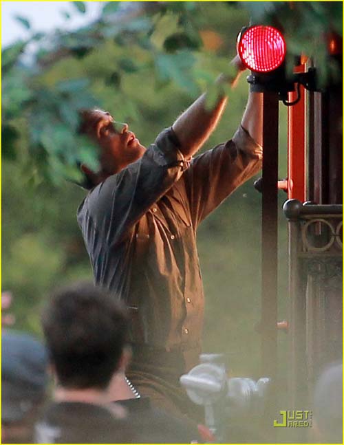 Hú hồn khi Robert Pattinson nhảy tàu - Hình 5