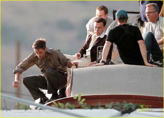 Hú hồn khi Robert Pattinson nhảy tàu - Hình 17