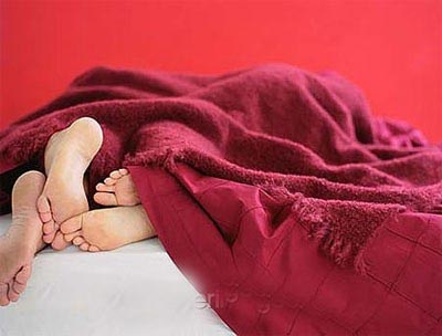 Những màn tra tấn chốn phòng the - Hình 1