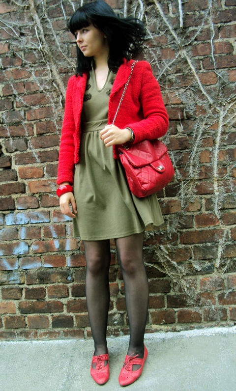 Street style mùa xuân rực rỡ sắc màu - Hình 12