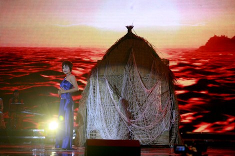 Uyên Linh nổi-bần-bật giữa một dàn Sao, Nguyễn Hải Phong chịu chơi - Hình 7