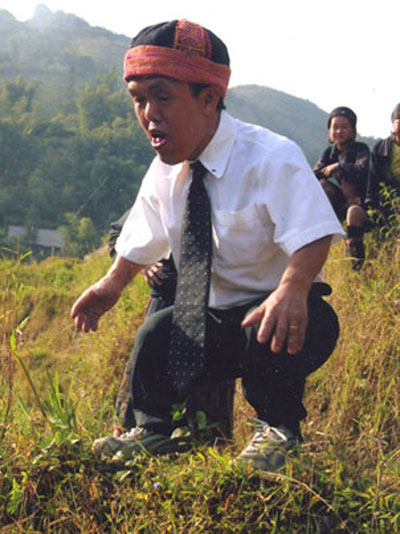 Chàng hướng dẫn viên lùn nhất Việt Nam - Hình 2