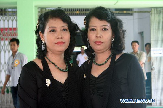 Cặp song sinh nào giống nhau nhất - Hình 1