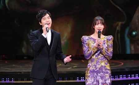 Fan ố á vì tài lẻ mới được khai quật của Junho (2PM) - Hình 3