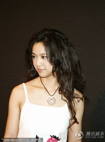 Ha Ji Won đọ sắc cùng Trương Bá Chi và Thang Duy - Hình 11