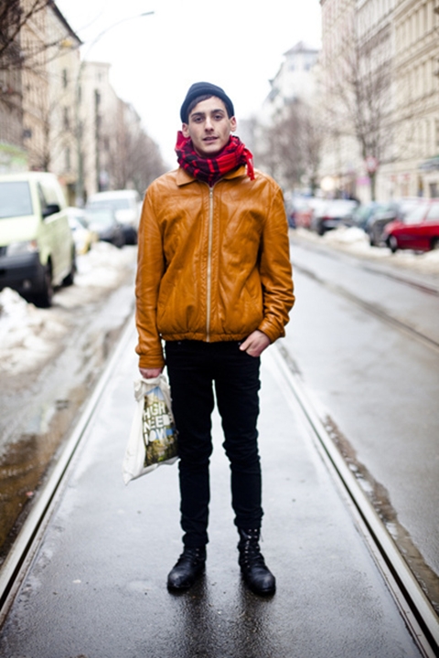 Street style mùa xuân rực rỡ sắc màu - Hình 3