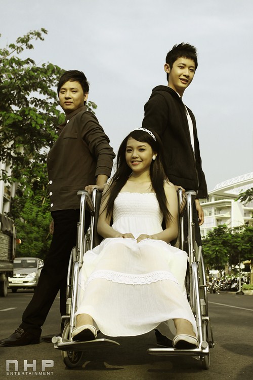 Uyên Linh nổi-bần-bật giữa một dàn Sao, Nguyễn Hải Phong chịu chơi - Hình 21