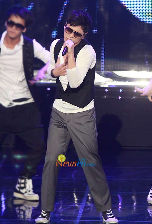 Những thiếu gia tỷ phú của showbiz Hàn - Hình 11