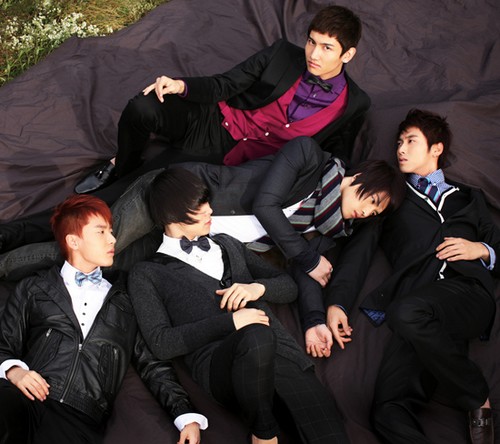 KARA và JYJ - Nô lệ hay những kẻ phản bội? - Hình 4