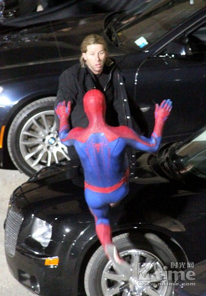 Người Nhện lộ trang phục vô cùng nhạy cảm - Hình 10