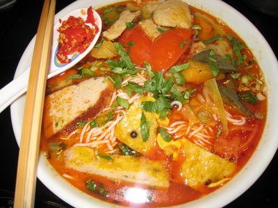 Bánh canh muối ớt: Món ngon lạ Sài Gòn - Hình 2