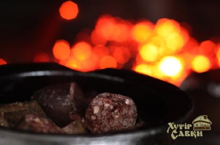 Vòng quanh thế giới với món dồi lợn - Hình 7