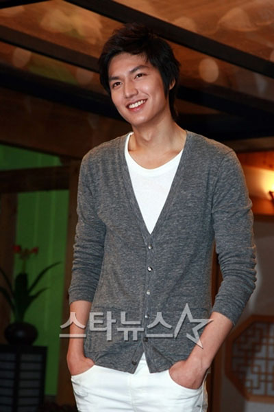 Thông tin nóng hổi về cặp đôi Lee Min Ho và Son Ye Jin - Hình 1