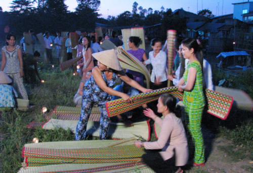 Lý Hùng với nỗi khổ hai vợ - Hình 17