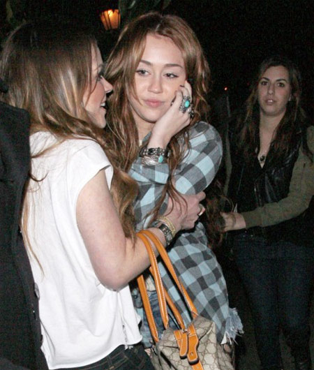 Miley Cyrus không muốn làm gái ngoan - Hình 2