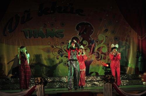 Sinh viên báo chí rộn ràng ngày Valentine trắng - Hình 2