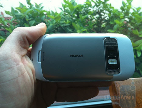 [CTIA 2011] Cam nhân Nokia Astound: C7 gắn mác T-mobile - Hình 2