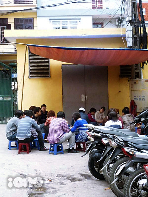 Chỉ điểm quán bánh rán nóng hổi vừa thổi vừa măm - Hình 1