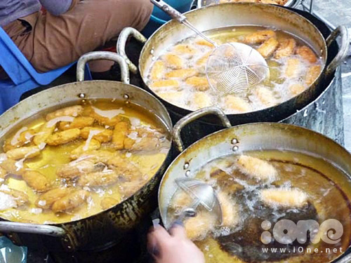 Chỉ điểm quán bánh rán nóng hổi vừa thổi vừa măm - Hình 3