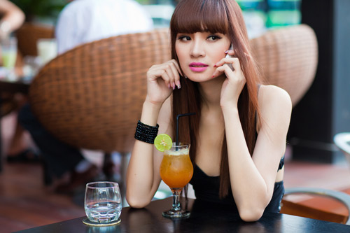 Hoàng Gia Ngọc thổ lộ tình yêu ngay trên phố - Hình 3