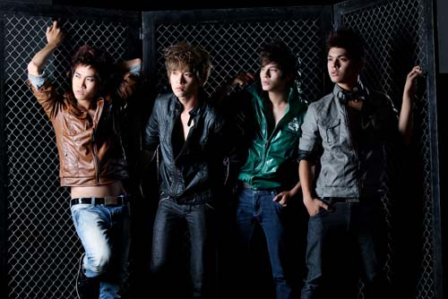 V.Music đắt show hơn sau triển lãm ảnh - Hình 2