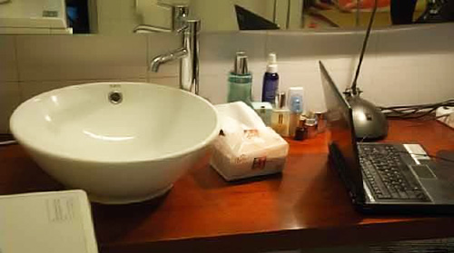 Cô gái 8X sống trong toilet - Hình 4