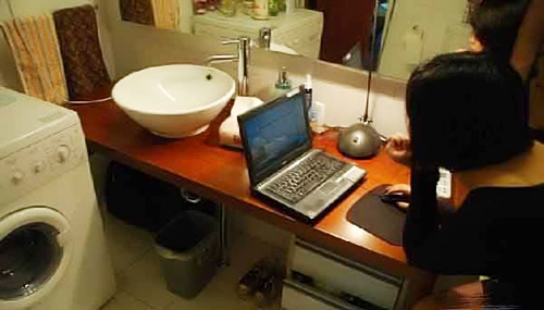 Cô gái 8X sống trong toilet - Hình 3