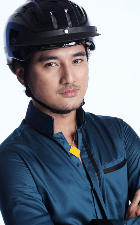 Diễm Hương làm duyên với mũ bảo hiểm - Hình 7