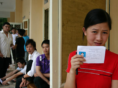 Khi khối C trượt giá - Hình 1