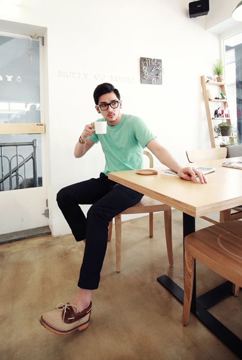 Những kiểu áo thun không thể bỏ qua - Hình 21