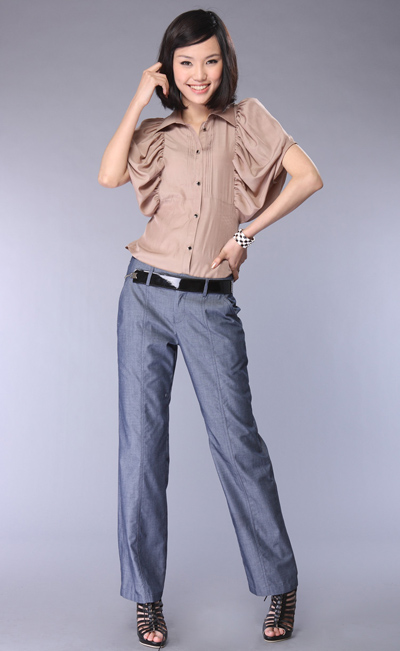 Cô nhân viên sành điệu - Hình 16