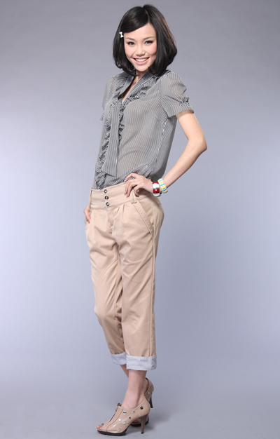 Cô nhân viên sành điệu - Hình 17