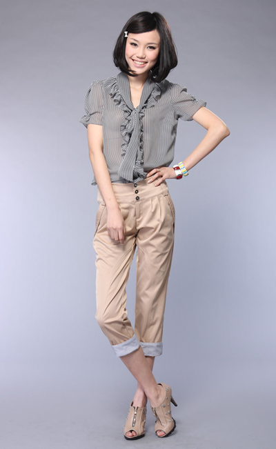 Cô nhân viên sành điệu - Hình 19