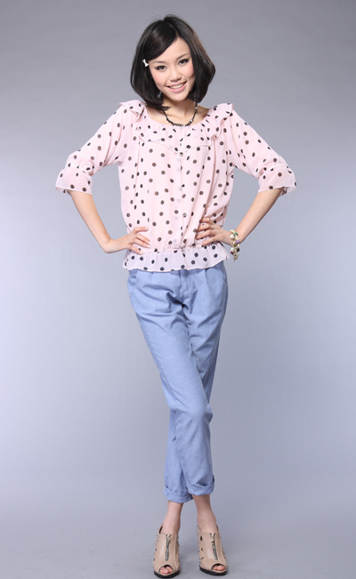 Cô nhân viên sành điệu - Hình 30