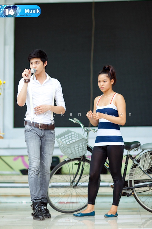 Ông Cao Thắng đưa đón Đông Nhi đi tập duyệt - Hình 17