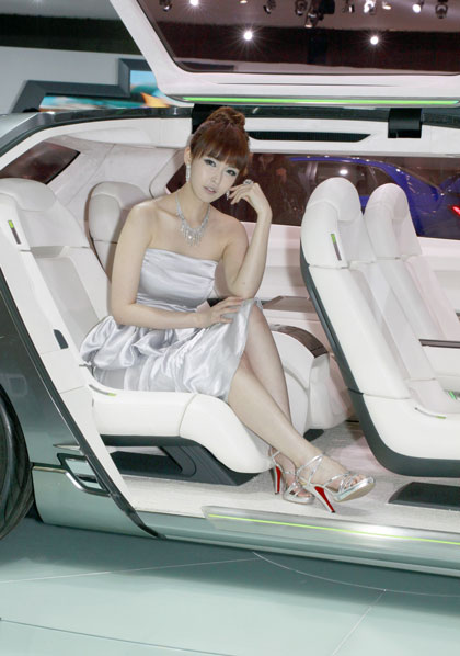 Rạng ngời kiều nữ Seoul Motor Show (1) - Hình 6