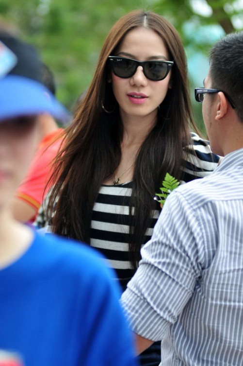 Sao Việt và xu hướng thời trang hè 2011 - Hình 2