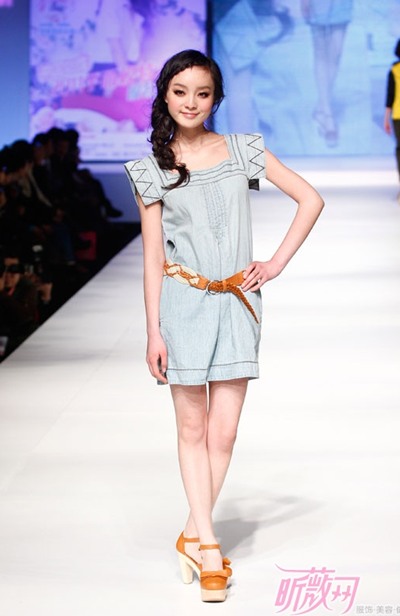 Đột nhập sàn catwalk Châu Á tìm xu hướng hot - Hình 16