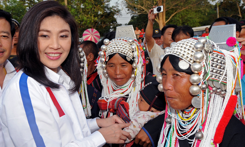Em gái Thaksin đang dẫn điểm trong tranh cử - Hình 1