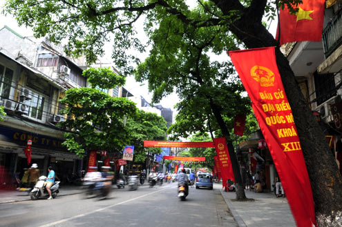 Hà Nội rực rỡ trước ngày bầu cử Quốc hội - Hình 11