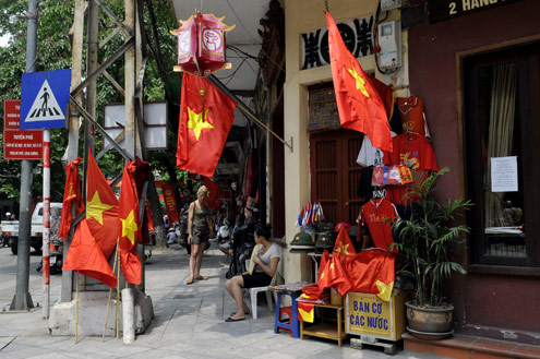 Hà Nội rực rỡ trước ngày bầu cử Quốc hội - Hình 2