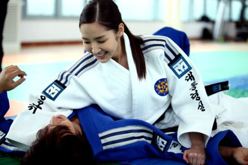 Lee Min Ho và Park Min Young ngọt ngào khi tập võ - Hình 6